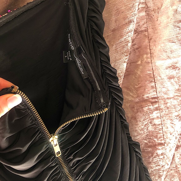 Black Multi-Color Sequined Ruched Tube Dress - Picture 2 of 8